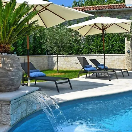 Villa Beautiful Zita With Pool In Pican