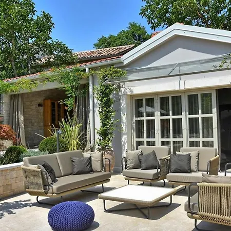 Villa Beautiful Zita With Pool In Pican *
